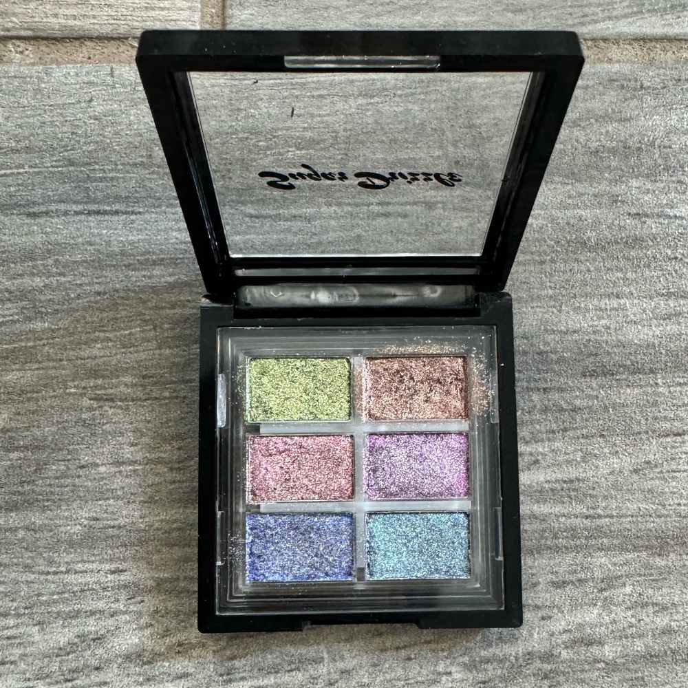 Sugar Drizzle holographic mini eyeshadow palette